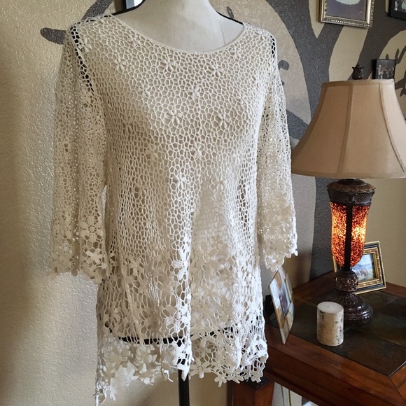 Tops - Medium cream crochet top